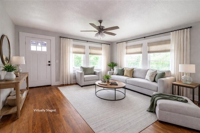 Building Photo - 329 Flores St