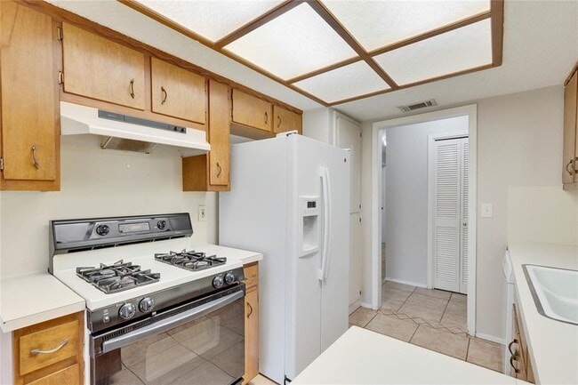 Building Photo - 10407 Button Quail Dr