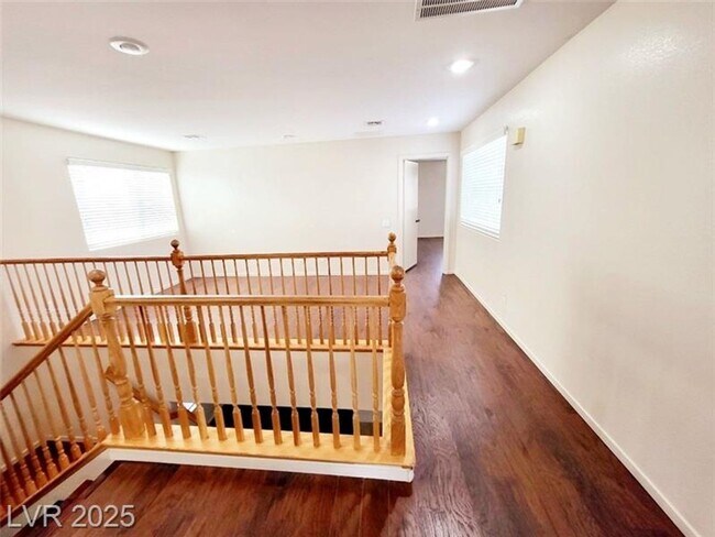 Building Photo - Beautiful Summerlin Home W/ Tesla 220V Cha...