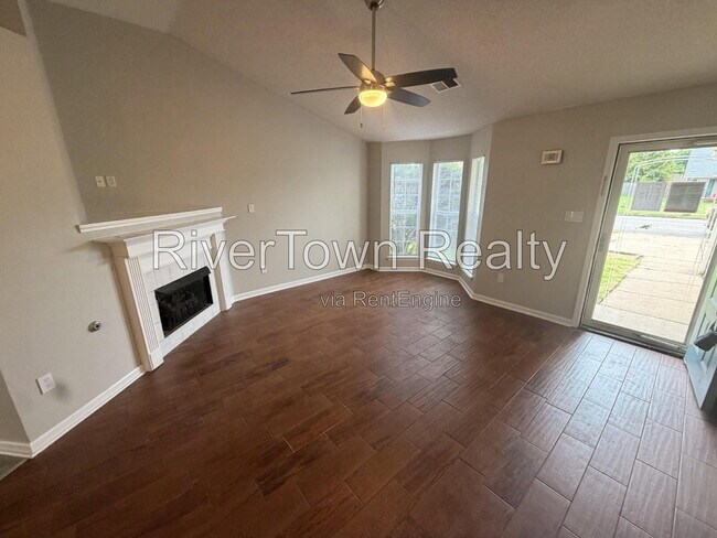 Building Photo - 10570 Pecan View Dr