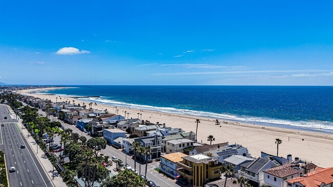 Building Photo - 6601 Seashore Dr