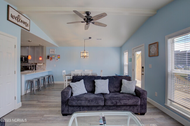 Building Photo - 1881 New River Inlet Rd