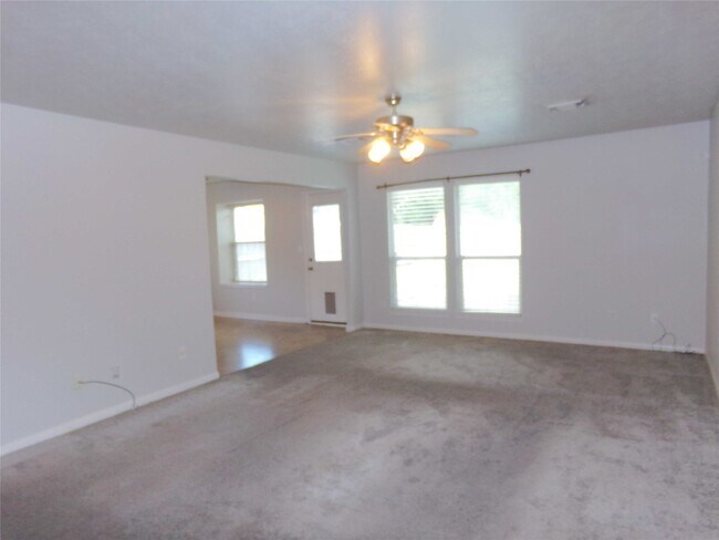 Building Photo - 16810 Deck Ct