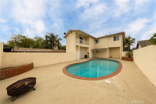 Building Photo - 642 N 6th Ave