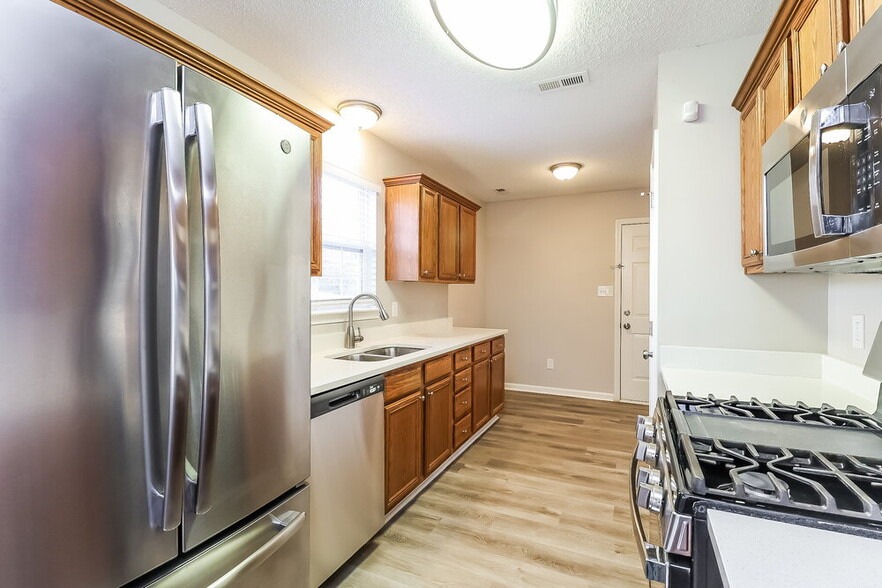 Building Photo - 4603 Avalon Forest Ln