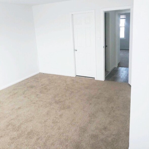 Building Photo - 44 Hopewell Ln Unit #B