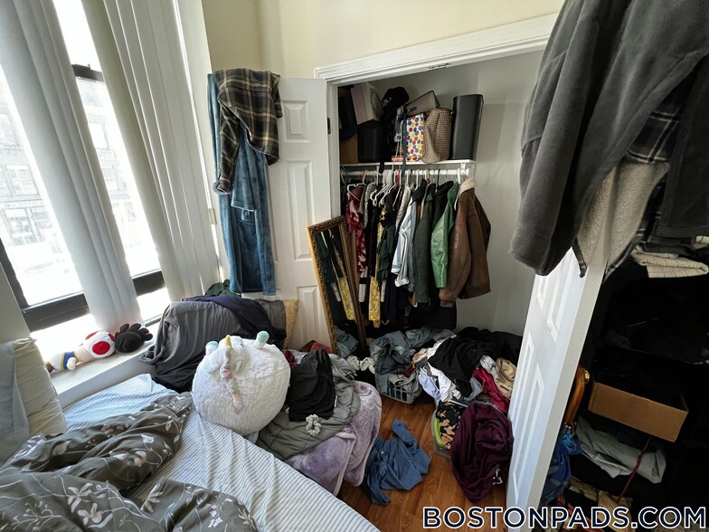 Building Photo - 81 Essex St