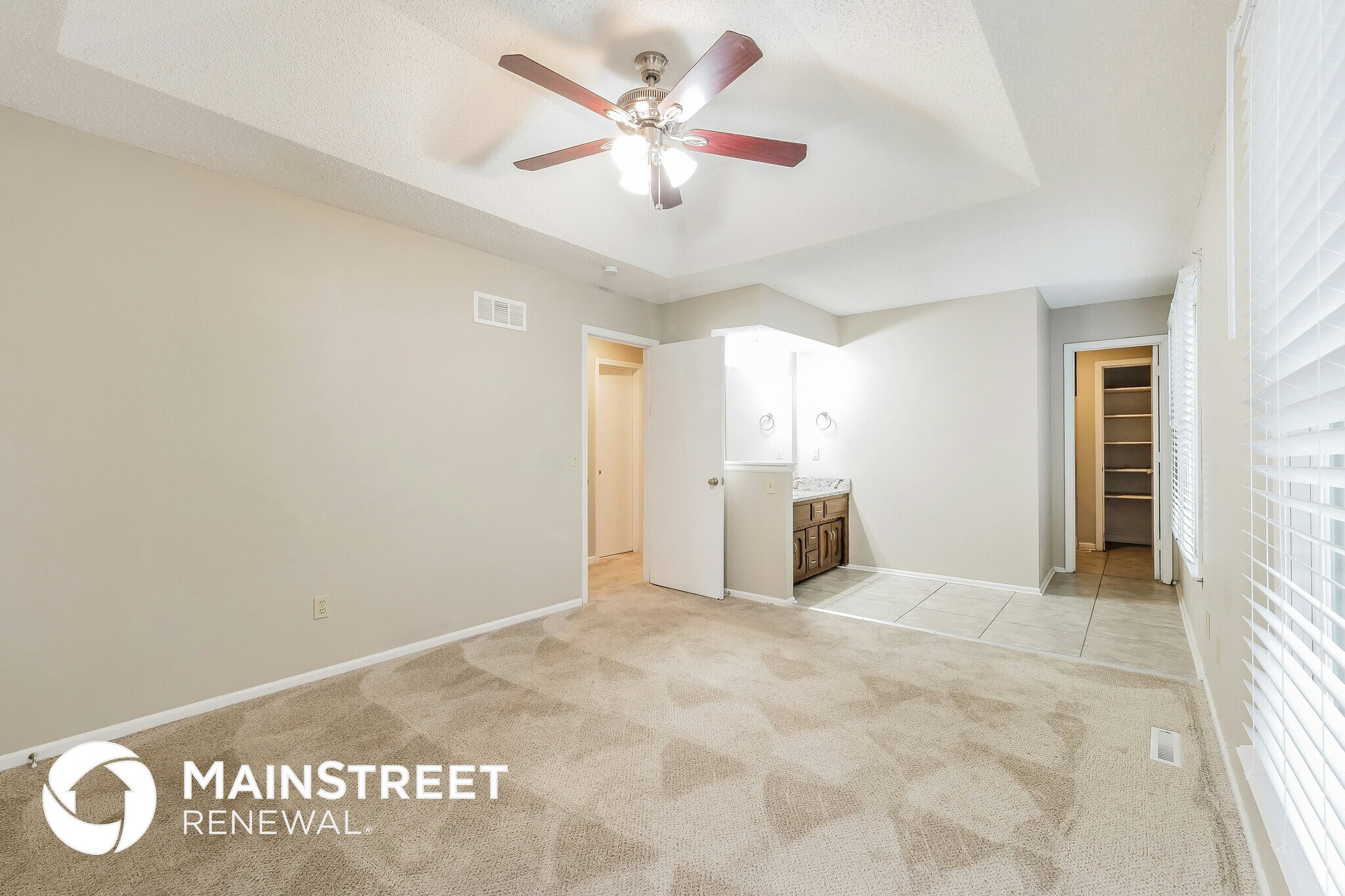 Building Photo - 14008 S Raintree Dr