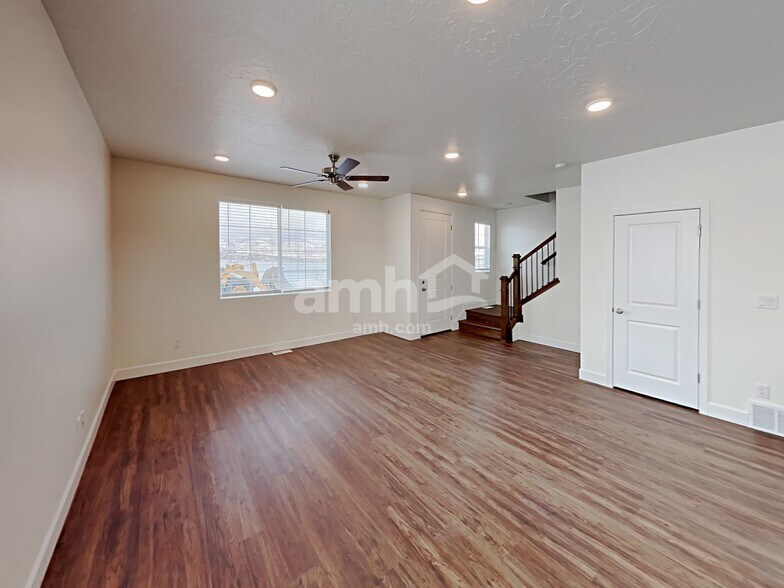 Building Photo - 6570 Old Forest Dr