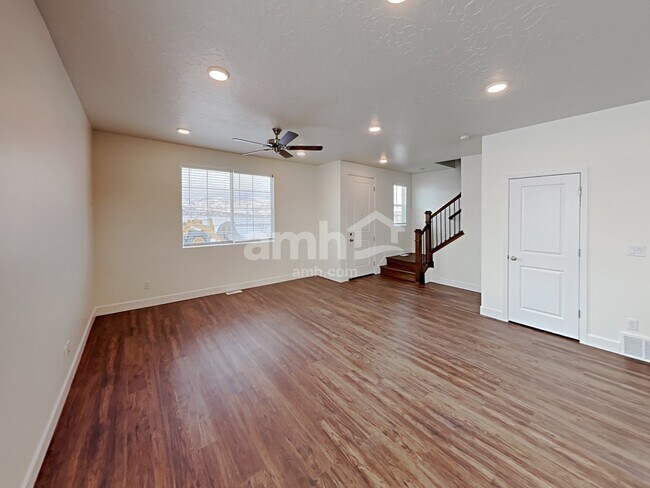 Building Photo - 6570 Old Forest Dr