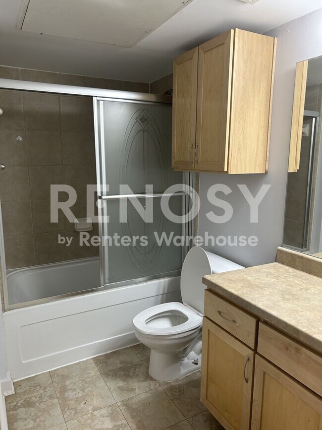 Building Photo - Perfectly located 2-bedroom 2 bath Condo