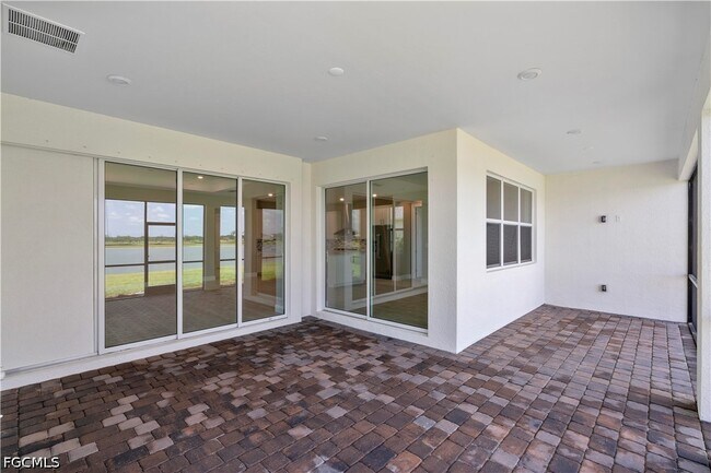 Building Photo - 16056 Shoreline Dr
