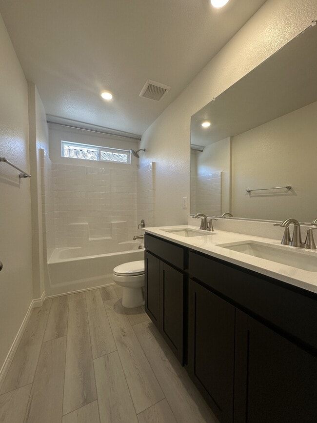 Building Photo - 9125 Rivington Ave