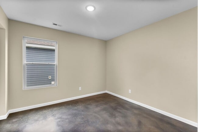 Building Photo - OakWood Acres