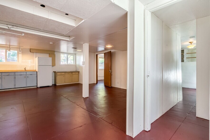 Building Photo - 2605 SE 23rd Ave