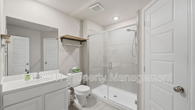 Building Photo - 1116 RIVER WOOD