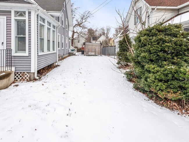 Building Photo - 16 Hampden Ave