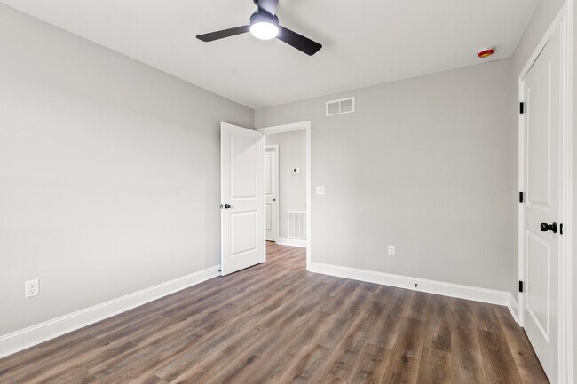 Building Photo - 5009 Melana Wy