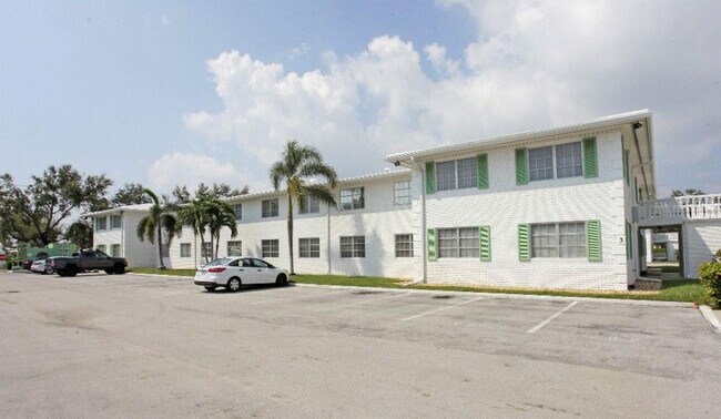 Building Photo - 1801 NE 62nd St