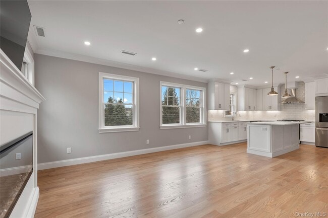 Building Photo - 280 Purchase St