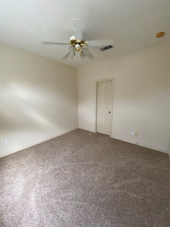 Building Photo - 10723 Norchester Village Dr