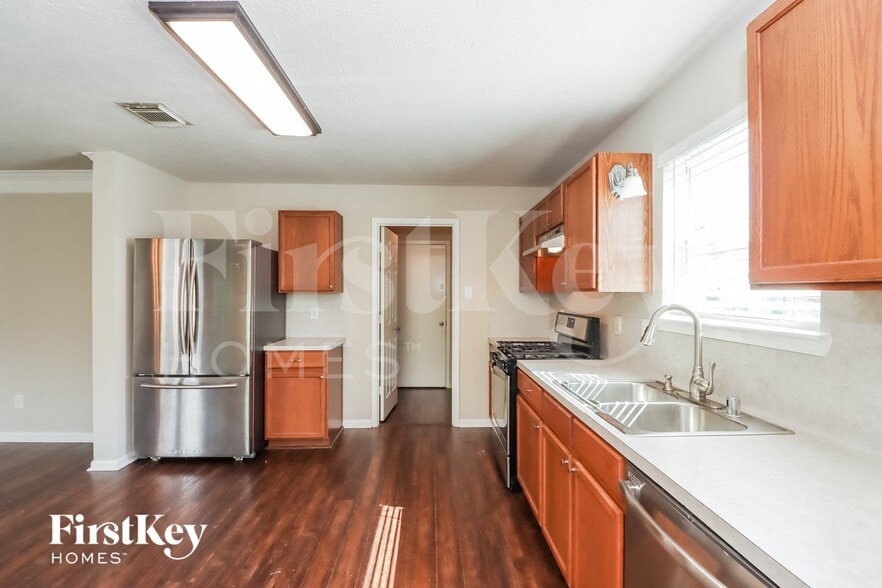 Building Photo - 7811 Brookfield St