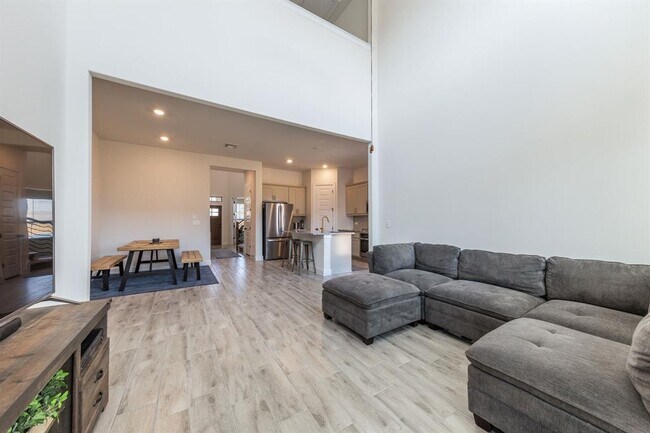 Building Photo - 2812 Sebring Cir