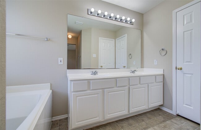 Building Photo - 14731 Country Rose Ln