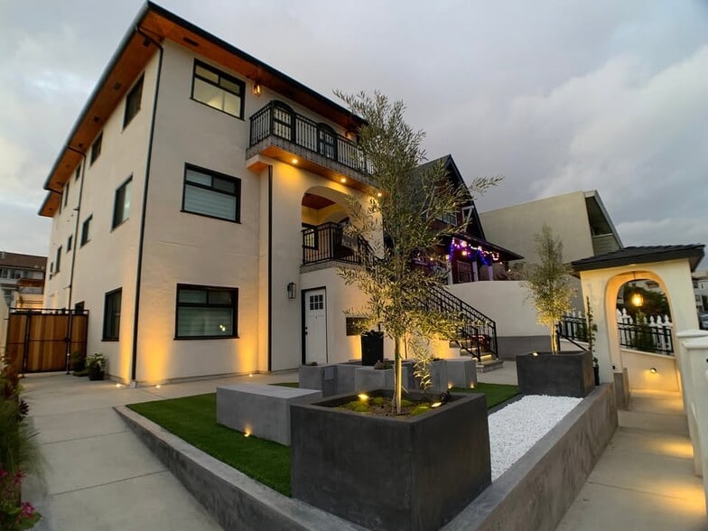 Building Photo - 2127 Park Blvd