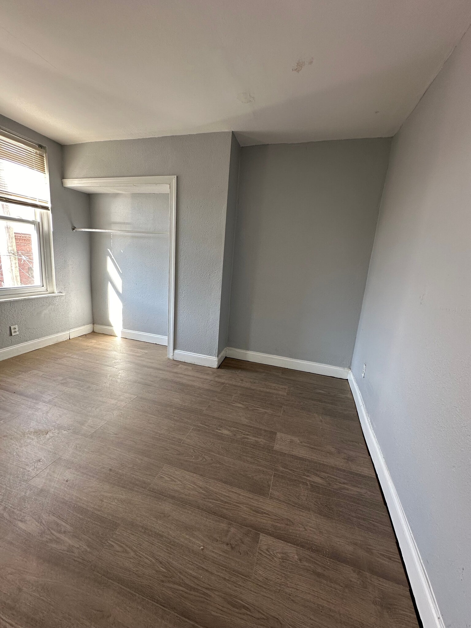 Building Photo - 2135 E Auburn St