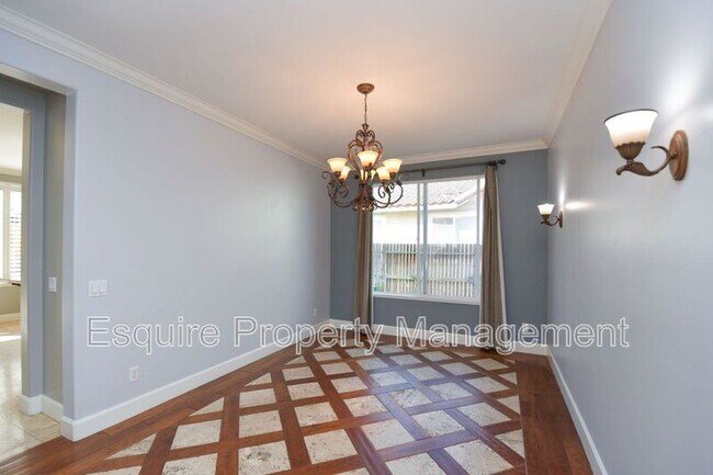 Building Photo - 1763 Alta Vista Pl