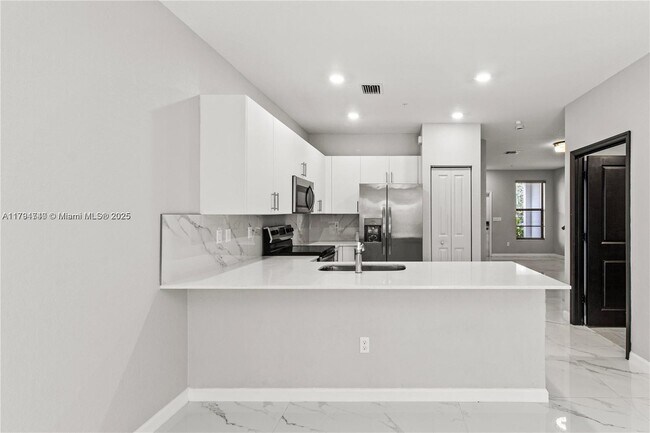 Building Photo - 221 SW 159th Way