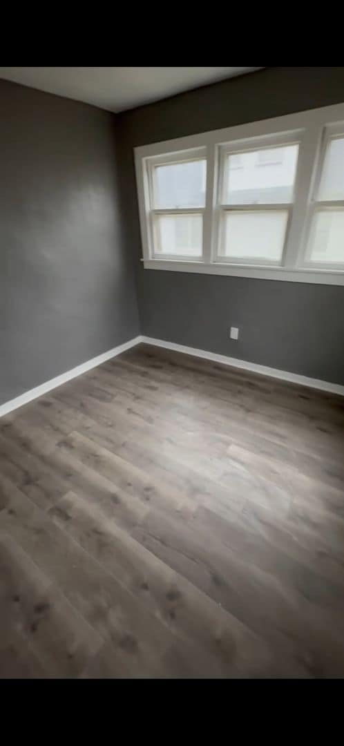 Building Photo - Coming Soon — Renovated 1 Bedroom Home in Nevada, MO!