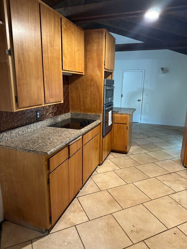 Building Photo - HOLIDAY SPECIAL ~ Home for Rent!