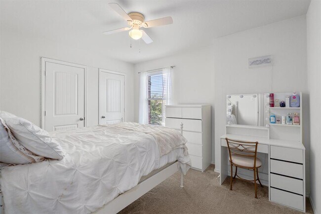 Building Photo - 1208 Ravenside Cove