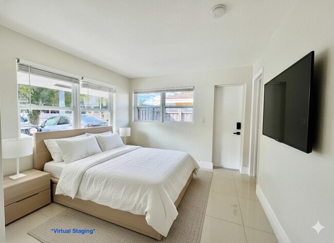 Building Photo - 924 NE 17th Terrace