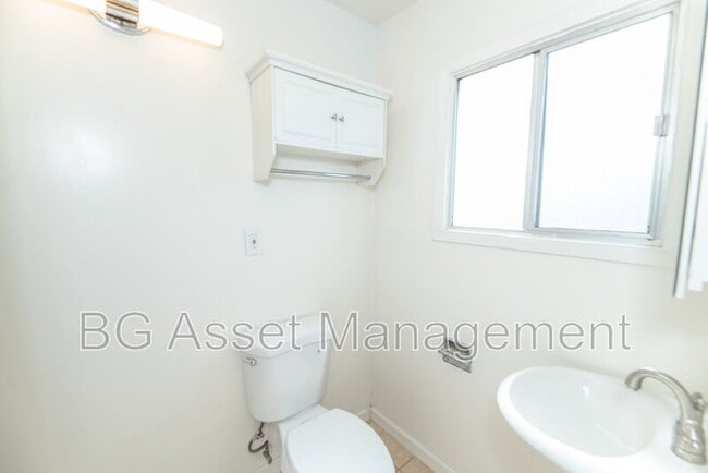 Building Photo - 3023 Yolo Ave