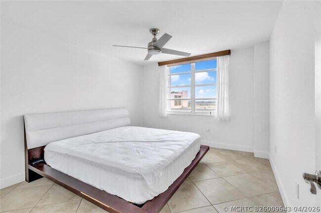 Building Photo - 2750 NE 183rd St