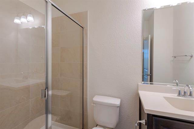 Building Photo - 6337 Saddlebrook Way