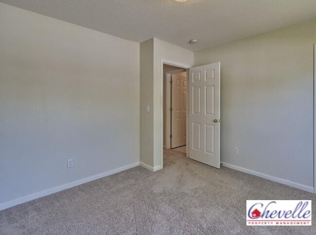 Building Photo - 307 Summit Townes Way