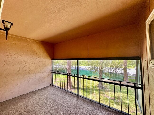 Building Photo - 501 SW 75th St