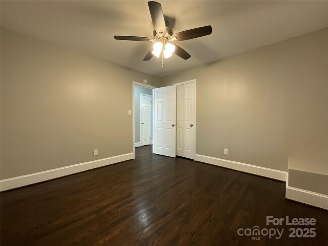 Building Photo - 2014 Eastway Dr