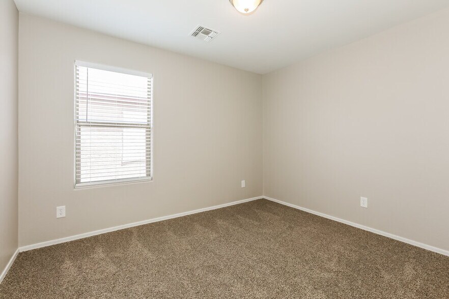 Building Photo - 30559 N Nightingale Rd