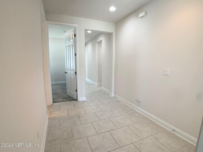 Building Photo - 1499 Tropical Pine Cove