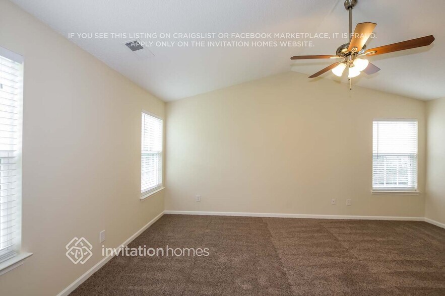 Building Photo - 10728 Glenluce Ave