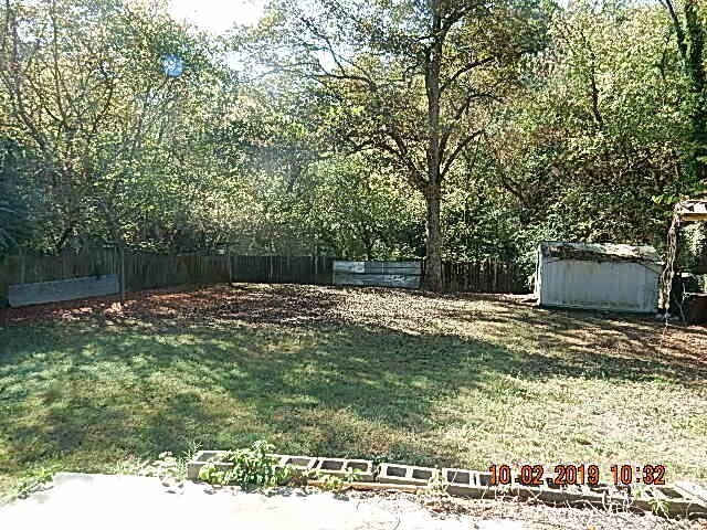 Building Photo - 709 W Main St