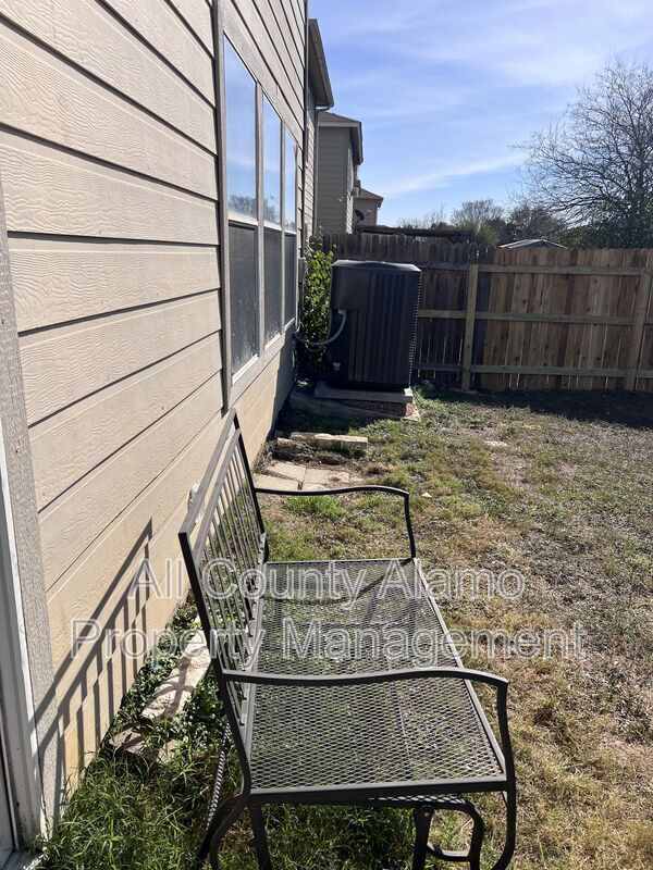 Building Photo - 7431 Cedar Farm