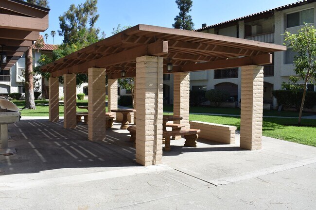 Building Photo - 10767 San Diego Mission Rd