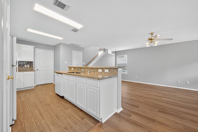 Building Photo - 30 Verbena Bend Pl