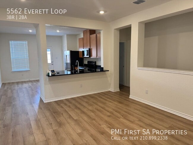 Building Photo - 5562 Everett Loop